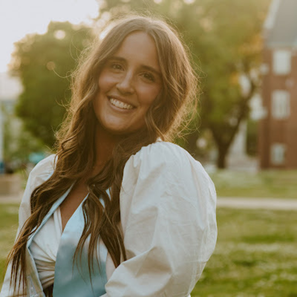 Meet your Posher, Averi